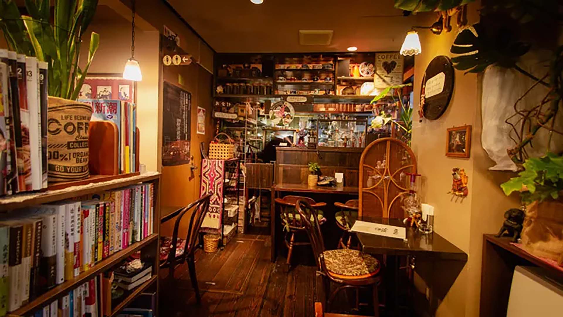 飲食店の店舗内観写真